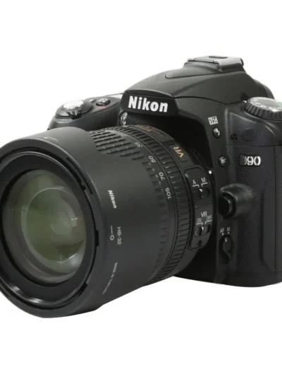 Nikon D90 12.3MP Digital SLR Camera with 18-105 mm Zoom Lens